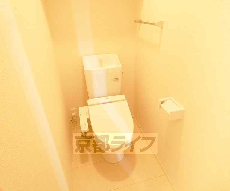 トイレ　ウォシュレット付きです。