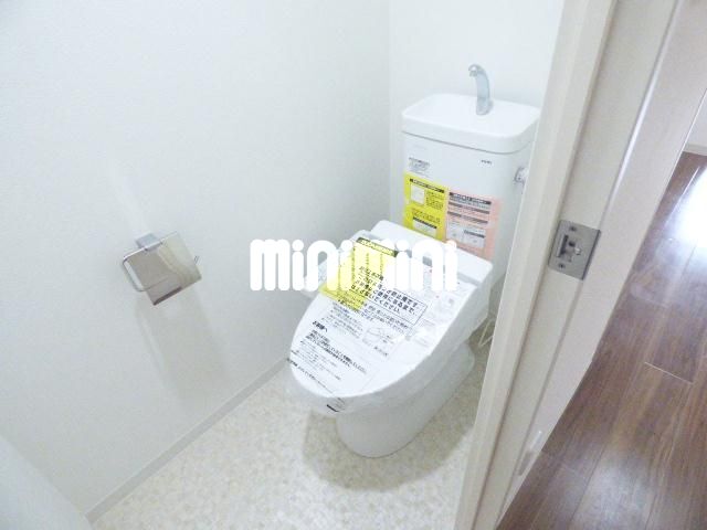 トイレ　温水洗浄便座付きのトイレ