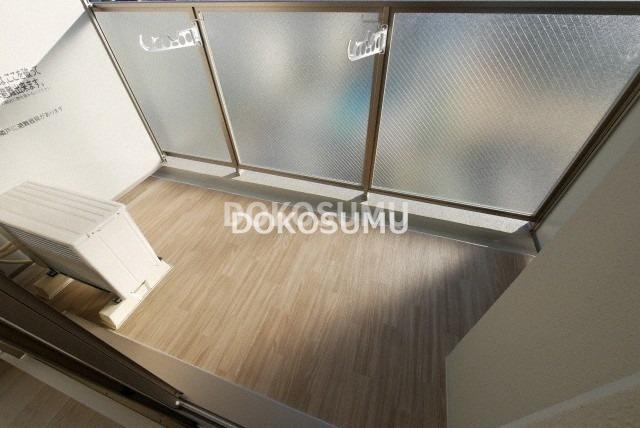 バルコニー　心地よい風と光を感じる、暮らしの楽しみが広がる場所。