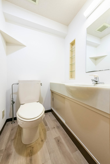 トイレ　落ち着いた色調のトイレです♪