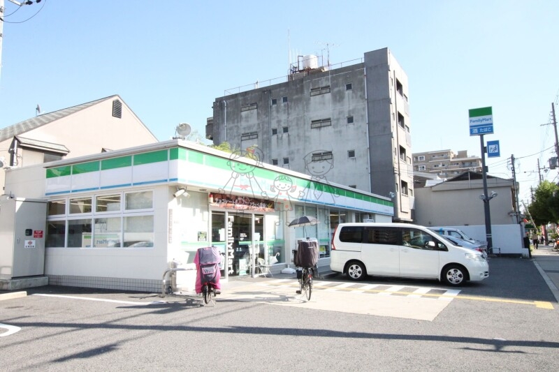 コンビニ　ファミリーマートMYS万代東二丁目店（コンビニ）まで635m