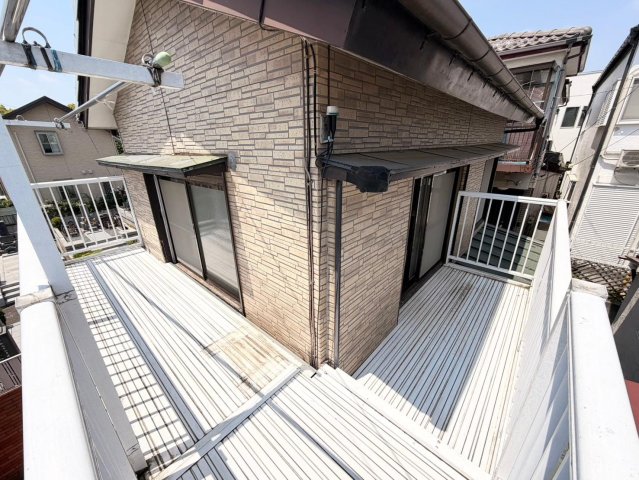 バルコニー　日当たり良く広々したバルコニーです