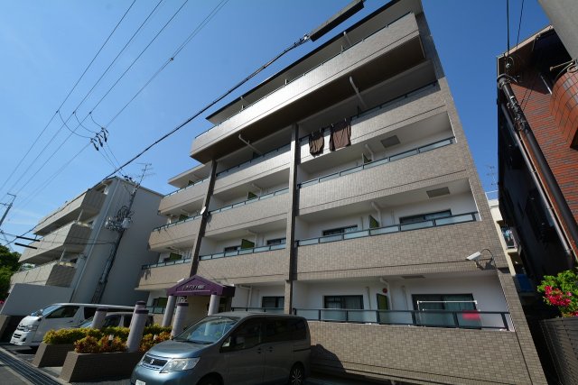 建物外観　オートロック付きで安心です