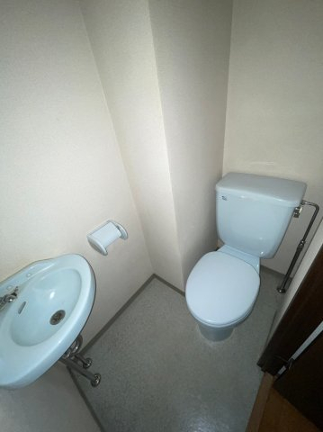 トイレ　※別部屋参考画像です。