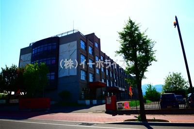 小学校　札幌市立発寒小学校（小学校）まで589m
