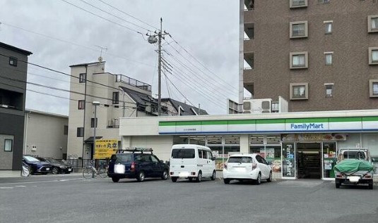 コンビニ　ファミリーマートさいたま本町西店（コンビニ）まで349m