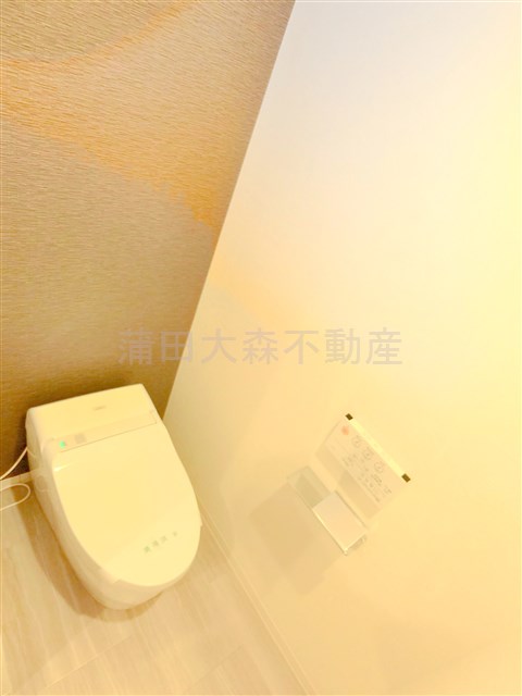 トイレ　温水洗浄便座付きのトイレ