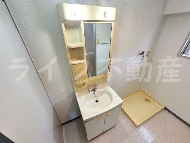 洗面設備　独立洗面台です