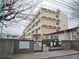 小学校　日野市立 日野第七小学校（小学校）まで374m
