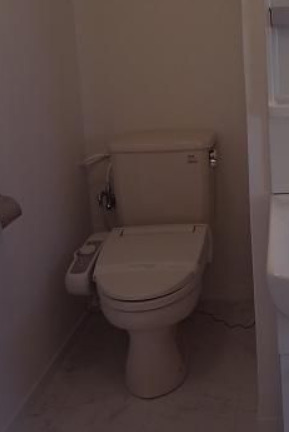 トイレ　コンパクトで使いやすいトイレです