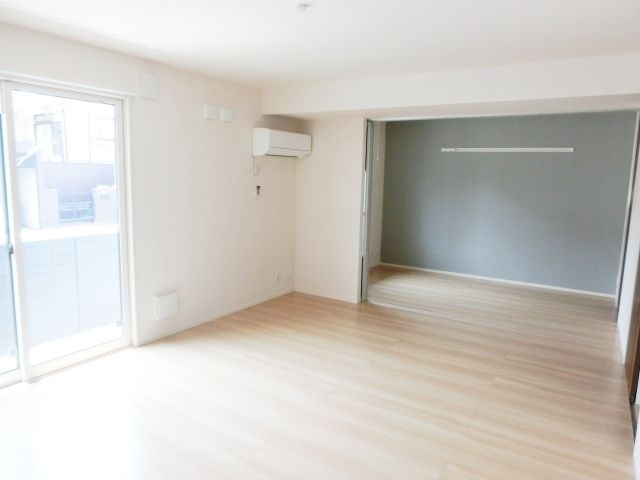 その他部屋・スペース　キッチン側からの内観です