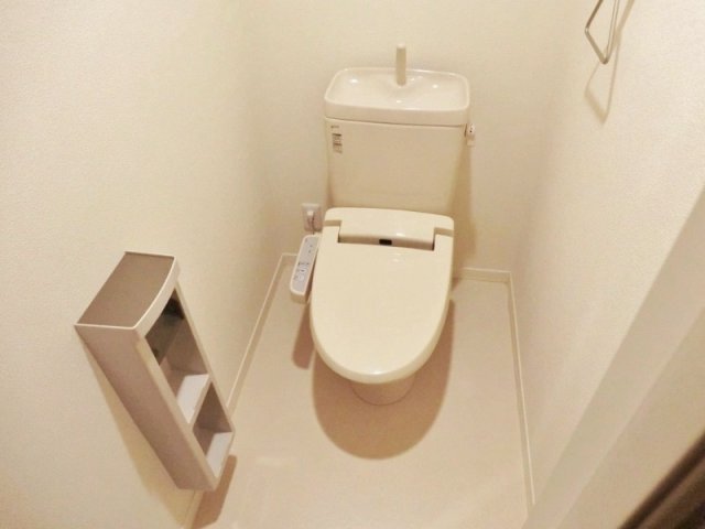 トイレ　★トイレ画像・温水洗浄便座付き★