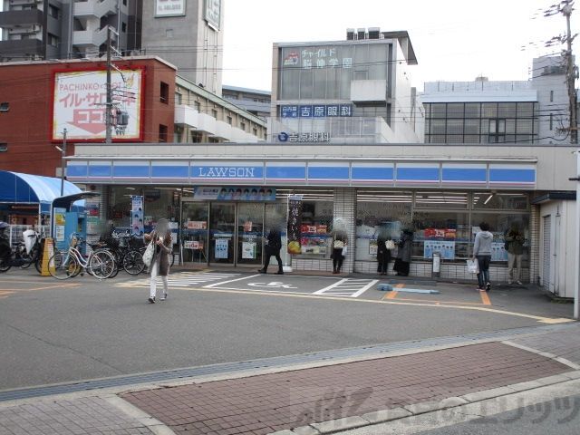 コンビニ　ローソン　阪急茨木市駅南店（コンビニ）まで140m