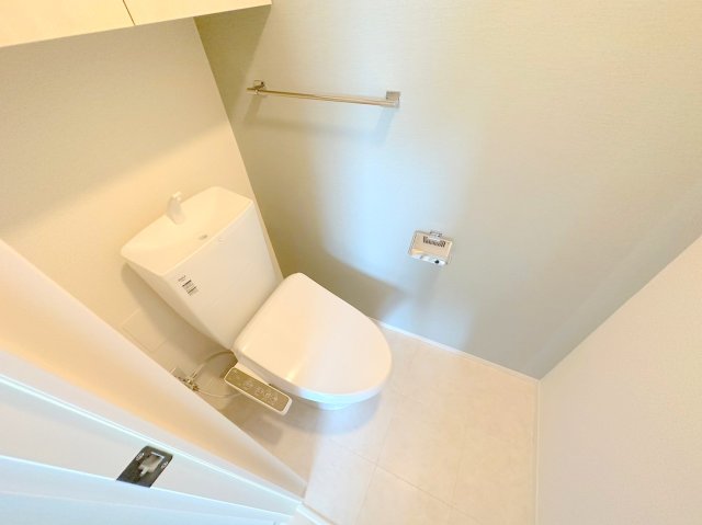 トイレ　綺麗なトイレにはウォシュレット標準装備です。