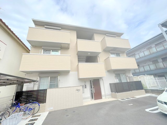建物外観　綺麗な外観の素敵なお部屋があなたを待っています。