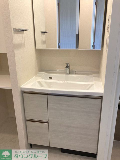 洗面設備　※写真は同タイプ住戸です。