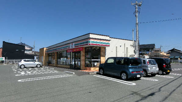 コンビニ　セブンイレブン 浜松西山店（コンビニ）まで855m