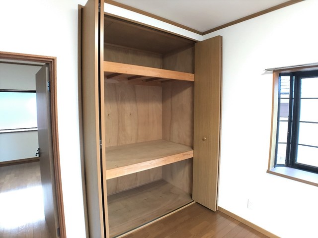 収納　※補修前の参考画像の為、設備等は現況優先。