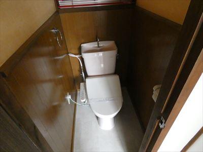 上河原戸建てのトイレ写真