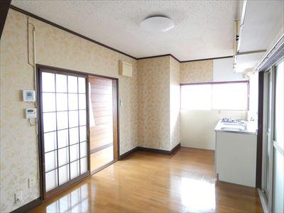 上河原戸建ての居間写真