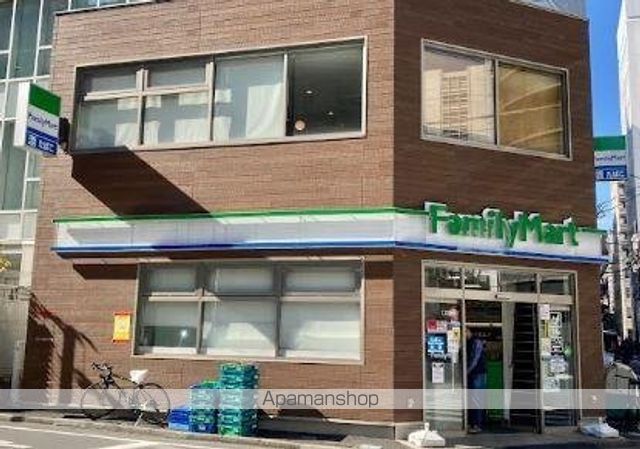 コンビニ　ファミリーマート　渋谷二丁目中央店（コンビニ）まで103m