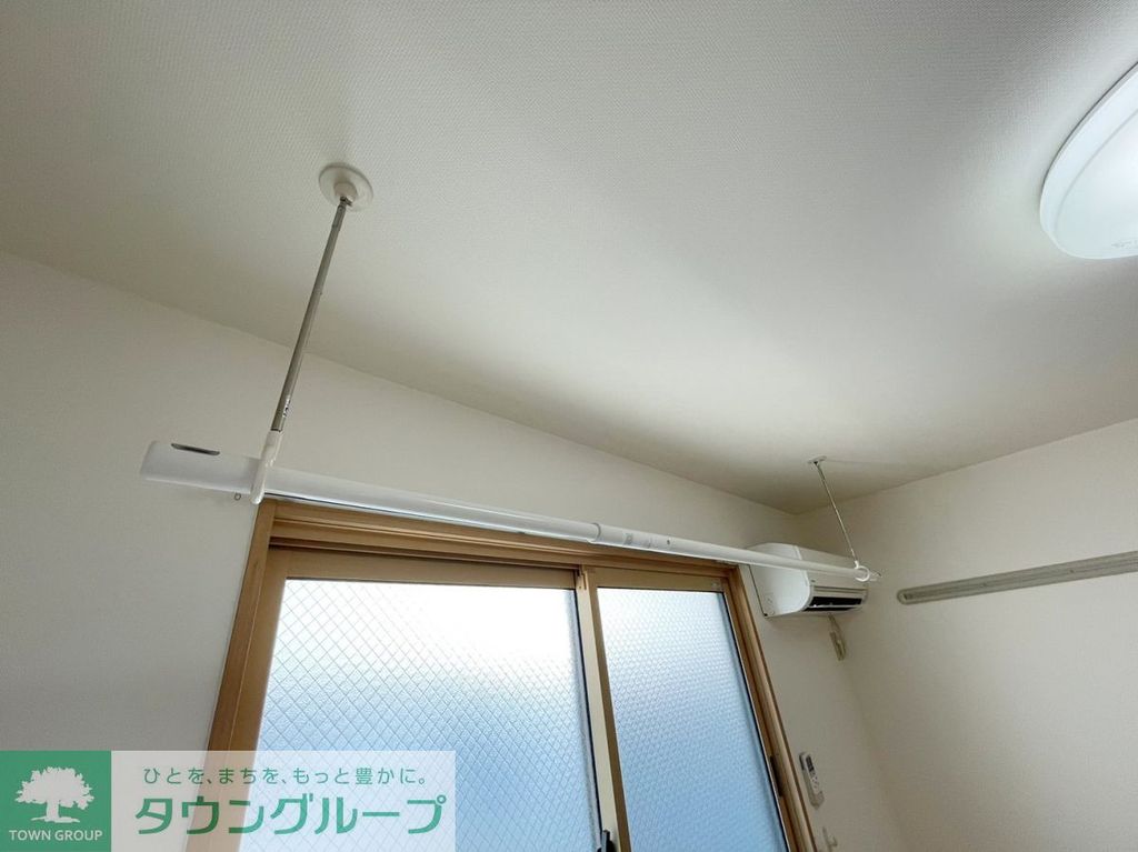その他　★梅雨時期、雨の日に便利な室内物干し★