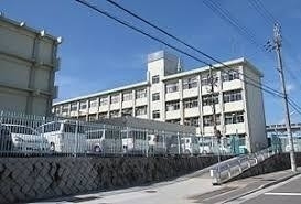 小学校　神戸市立枝吉小学校（小学校）まで1708m