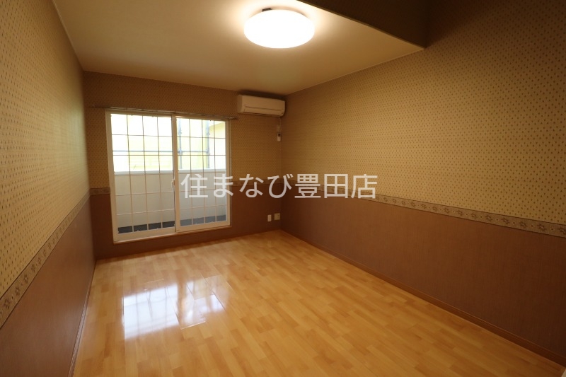 居室・リビング　同型別部屋写真