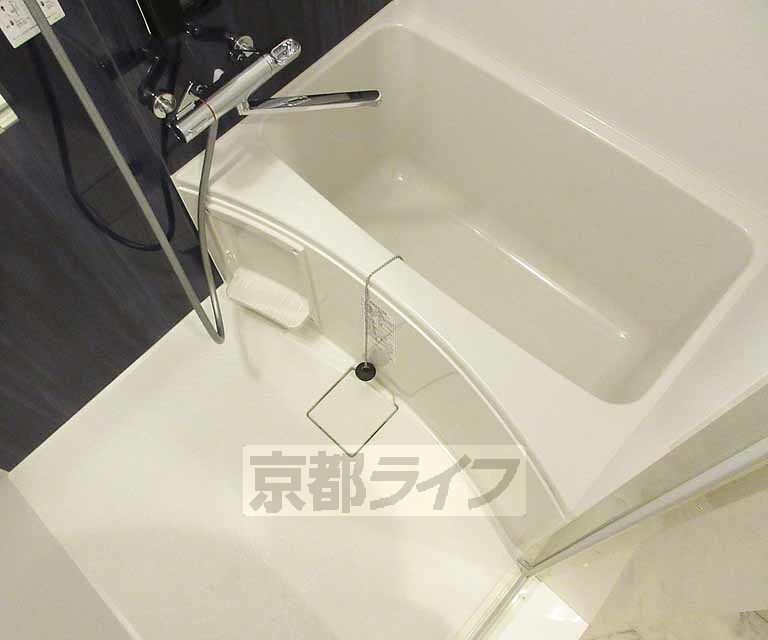 バス・シャワールーム　清潔感のあるお風呂です！