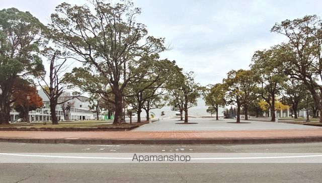 図書館　宮崎県立図書館郷土情報担当（図書館）まで563m