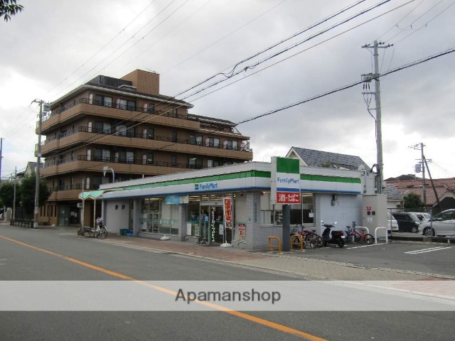 コンビニ　ファミリーマート（コンビニ）まで1541m