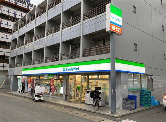 コンビニ　ファミリーマート（コンビニ）まで55m