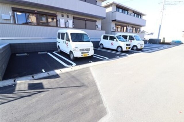 駐車場　駐車場