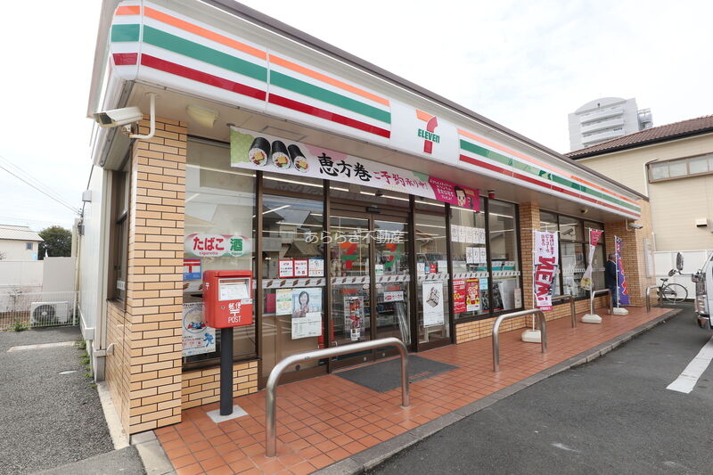 コンビニ　セブンイレブン浜松龍禅寺町店（コンビニ）まで612m