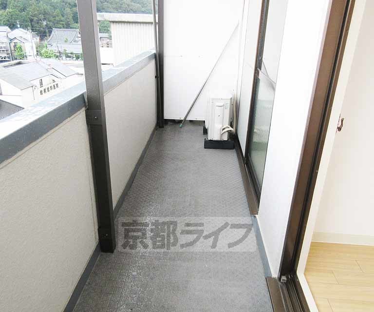 バルコニー　バルコニーも広め・