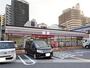 コンビニ　セブンイレブン（コンビニ）まで318m