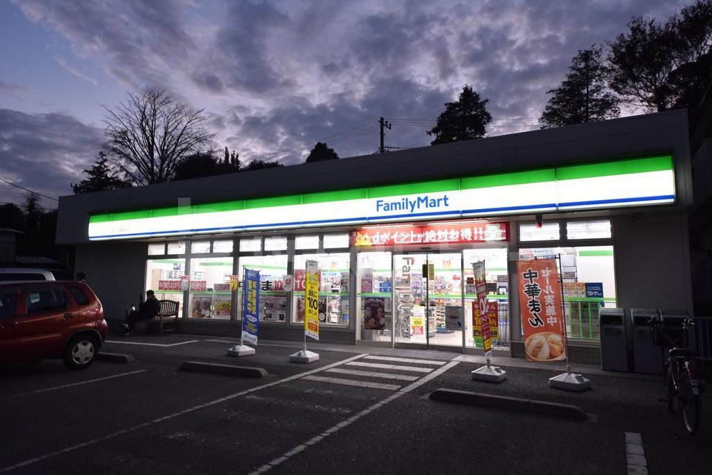コンビニ　ファミリーマート/市川大野駅前店（コンビニ）まで370m