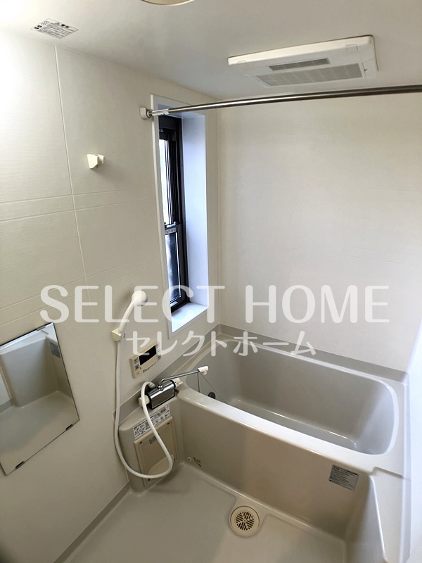 バス・シャワールーム　コンパクトで使いやすいお風呂です