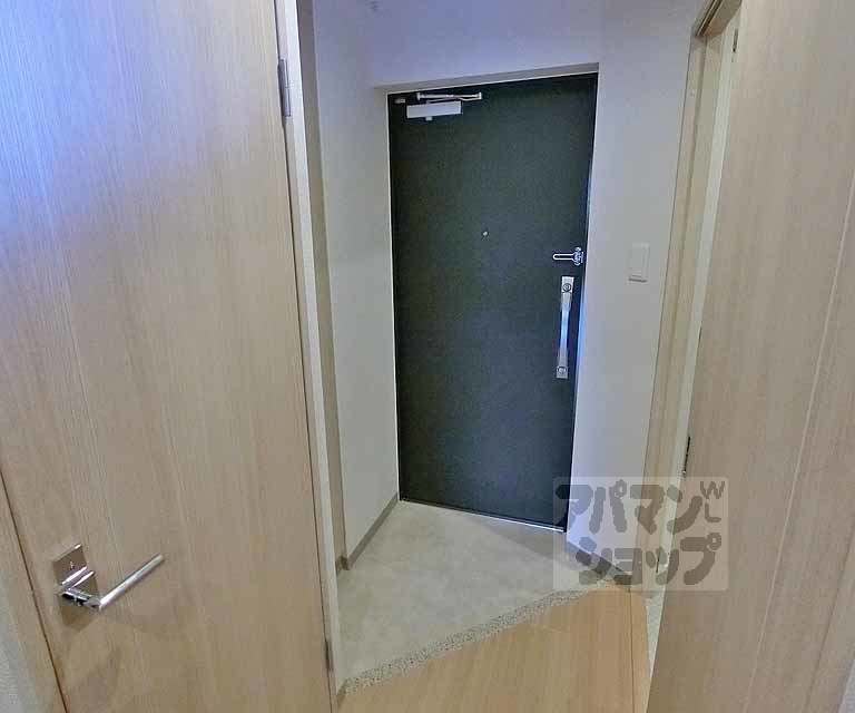 玄関　３０１