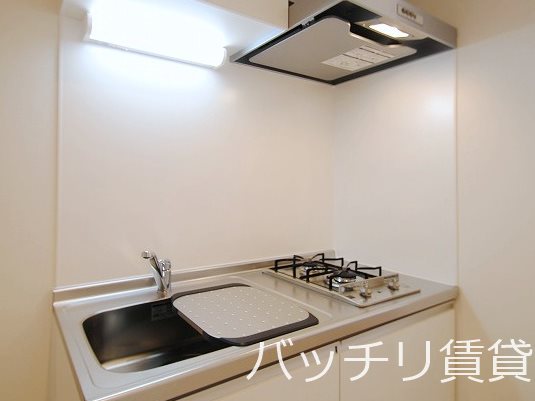 キッチン　別号室タイプの為、現状を優先致します。