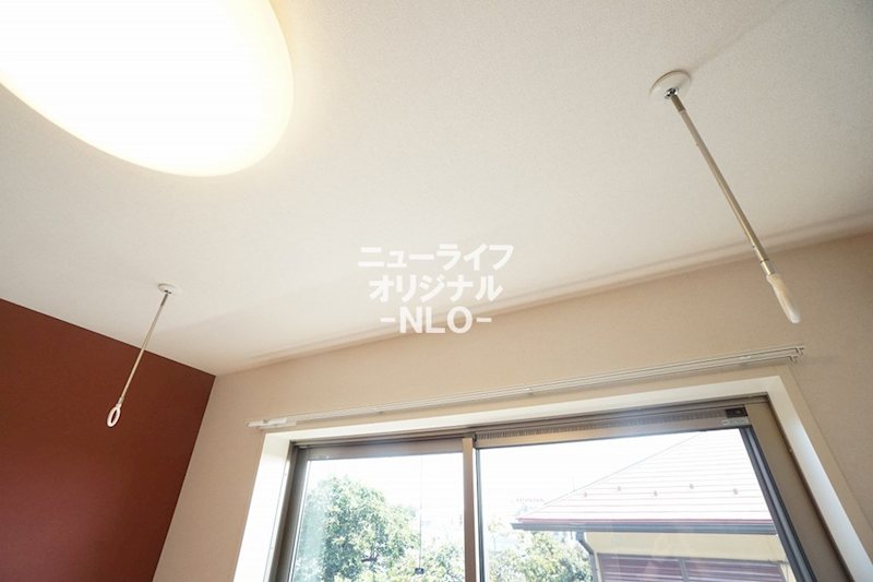 その他設備　雨天時にも安心してお洗濯ができる室内物干し付き☆