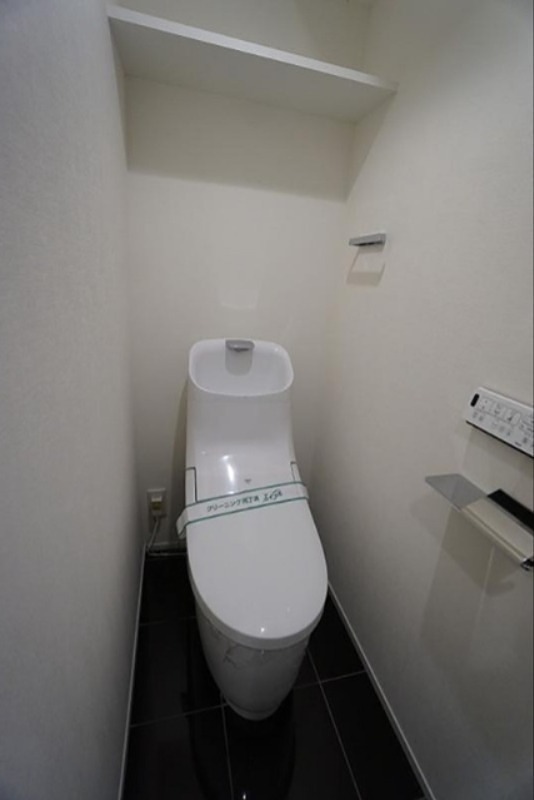 トイレ　※同仕様写真