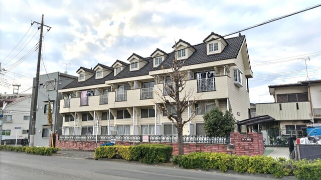 建物外観　落ち着いた雰囲気の外観です♪