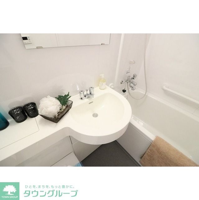 洗面設備　同タイプ、別部屋、モデル家具設置時の写真です