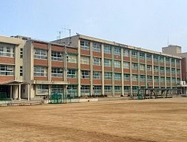 中学校　高須中学校（中学校）まで537m