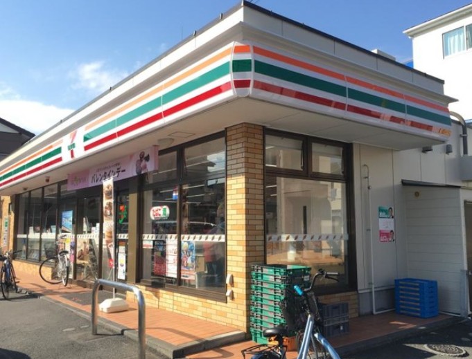 コンビニ　セブンイレブン川口青木3丁目店（コンビニ）まで531m