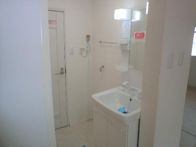 洗面設備　参考写真（同物件別部屋）※現況優先