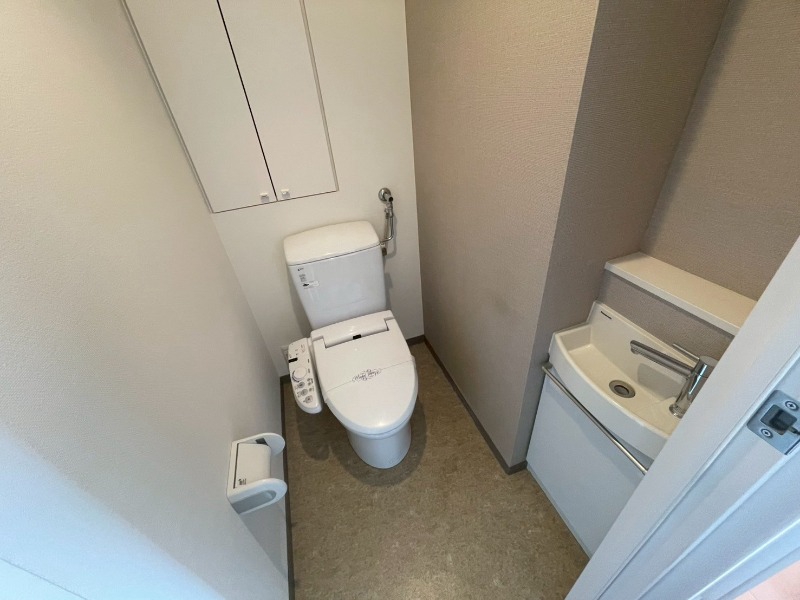 トイレ　トイレです。ウォシュレット付を探している方、おすすめです。