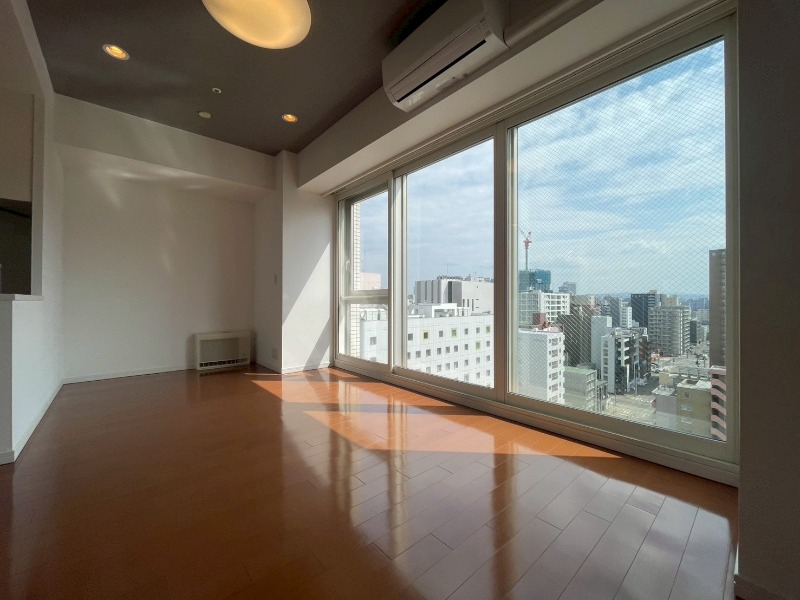居室・リビング　広くてキレイなお部屋が広がっていて、充実した生活が送れそう。
