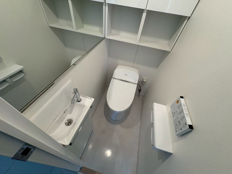 トイレ　こちらはトイレです。清潔感があり、安心して使用できます。